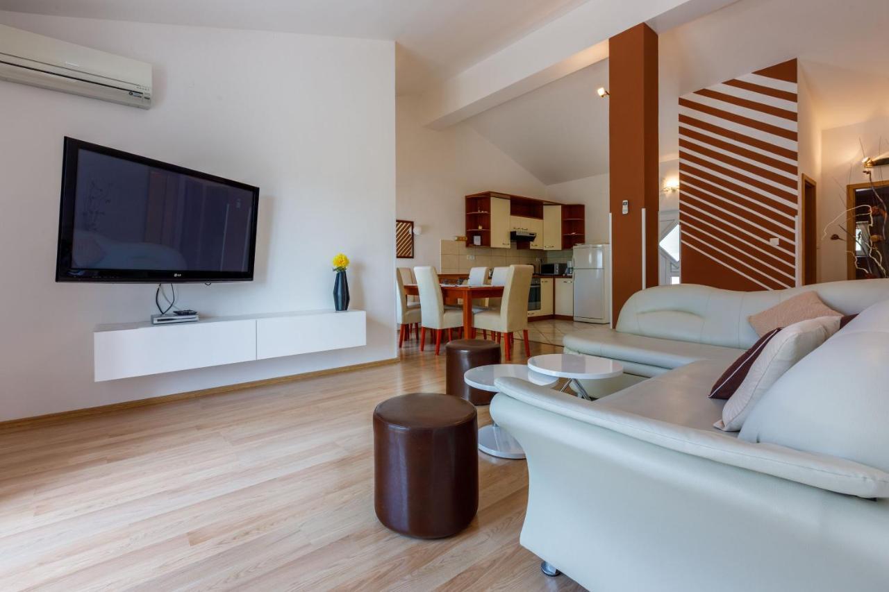 Apartments Barbara 2 Jadranovo Εξωτερικό φωτογραφία